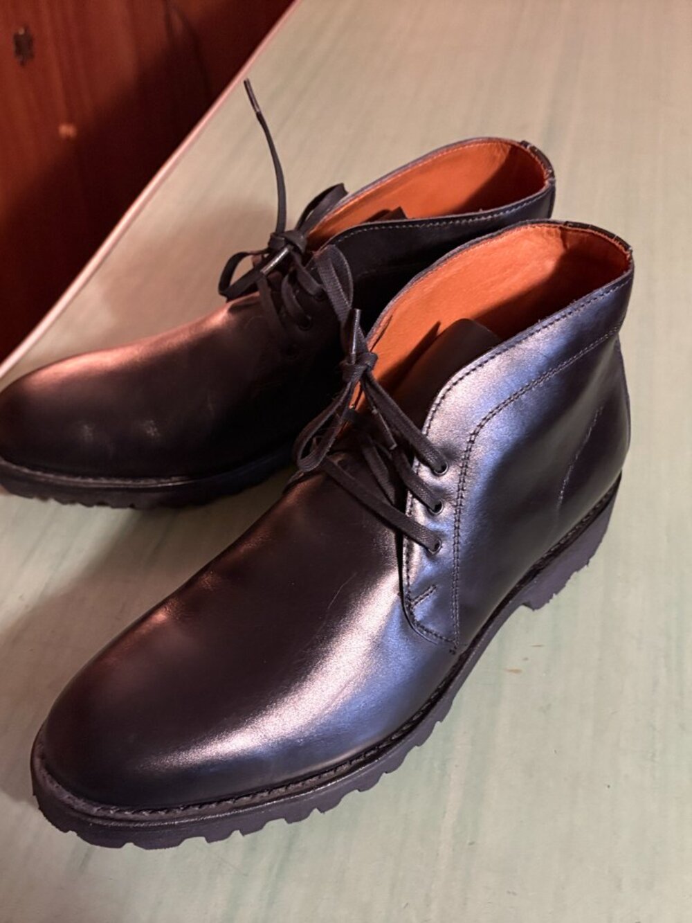 WORN ONCE Mens Allen Edmonds Tate Chukka Black Extralight Boots Size 9 D